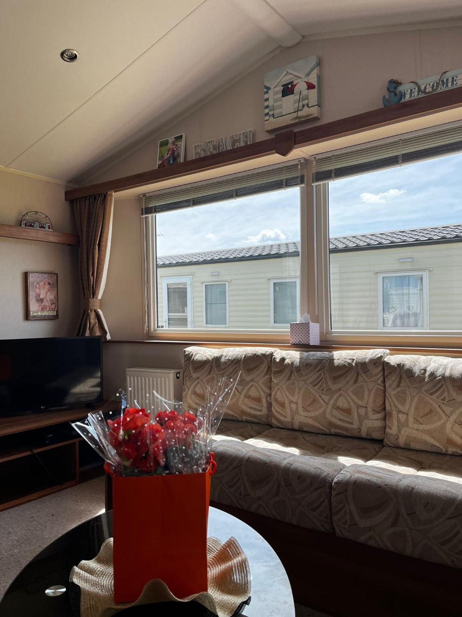 Seaview Holiday Rentals - Seawall Уитстейбъл Екстериор снимка